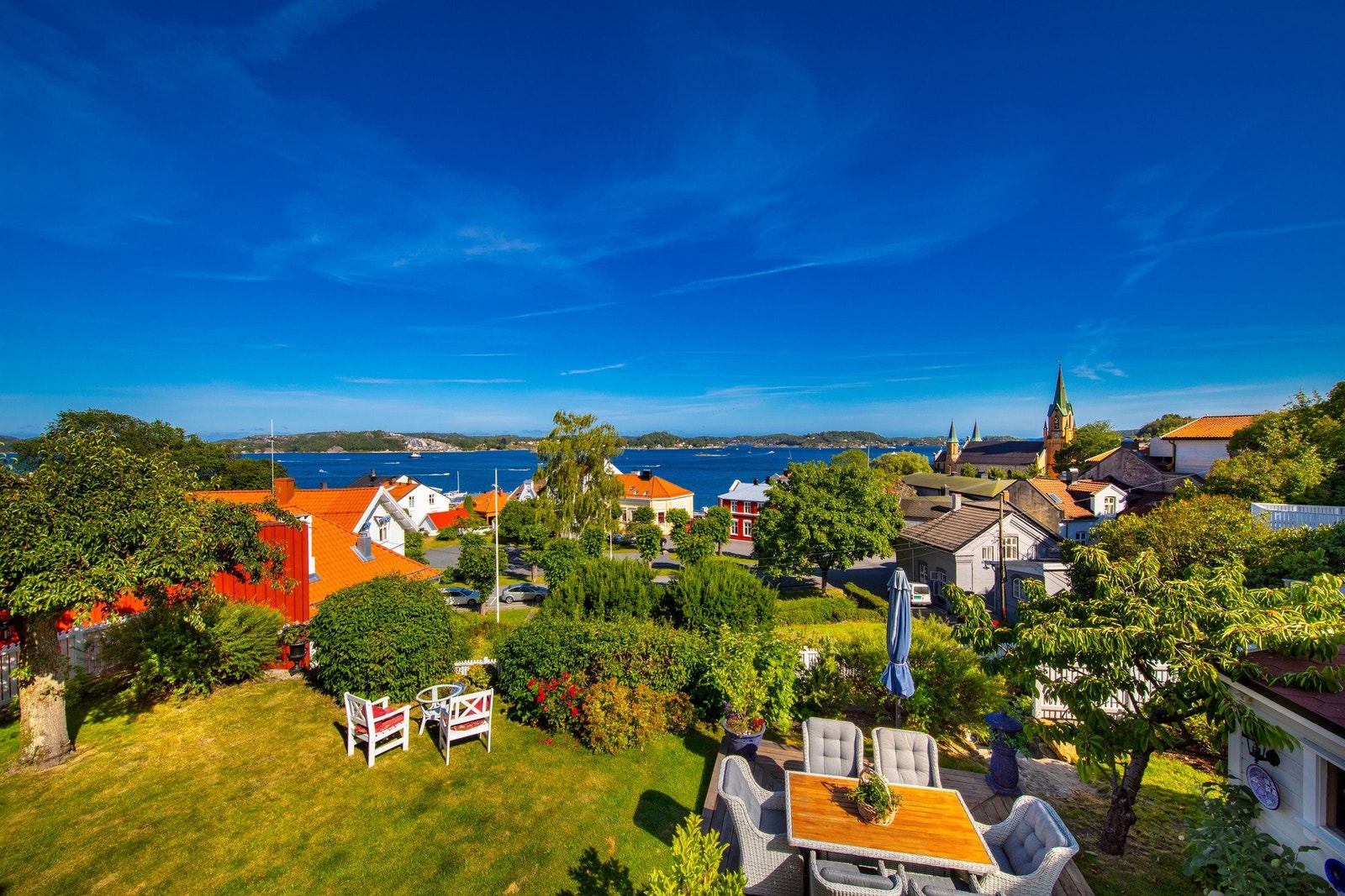 Utsikt fra terrasse utenfor hoved- / daglig stue Galleribilde