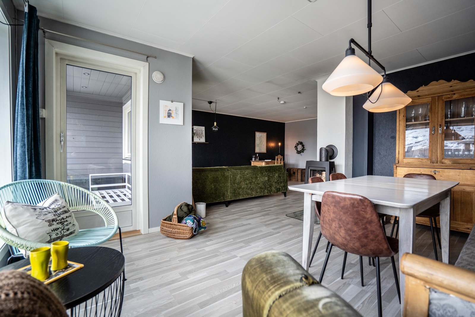 Stuen med utgang til balkong Galleribilde