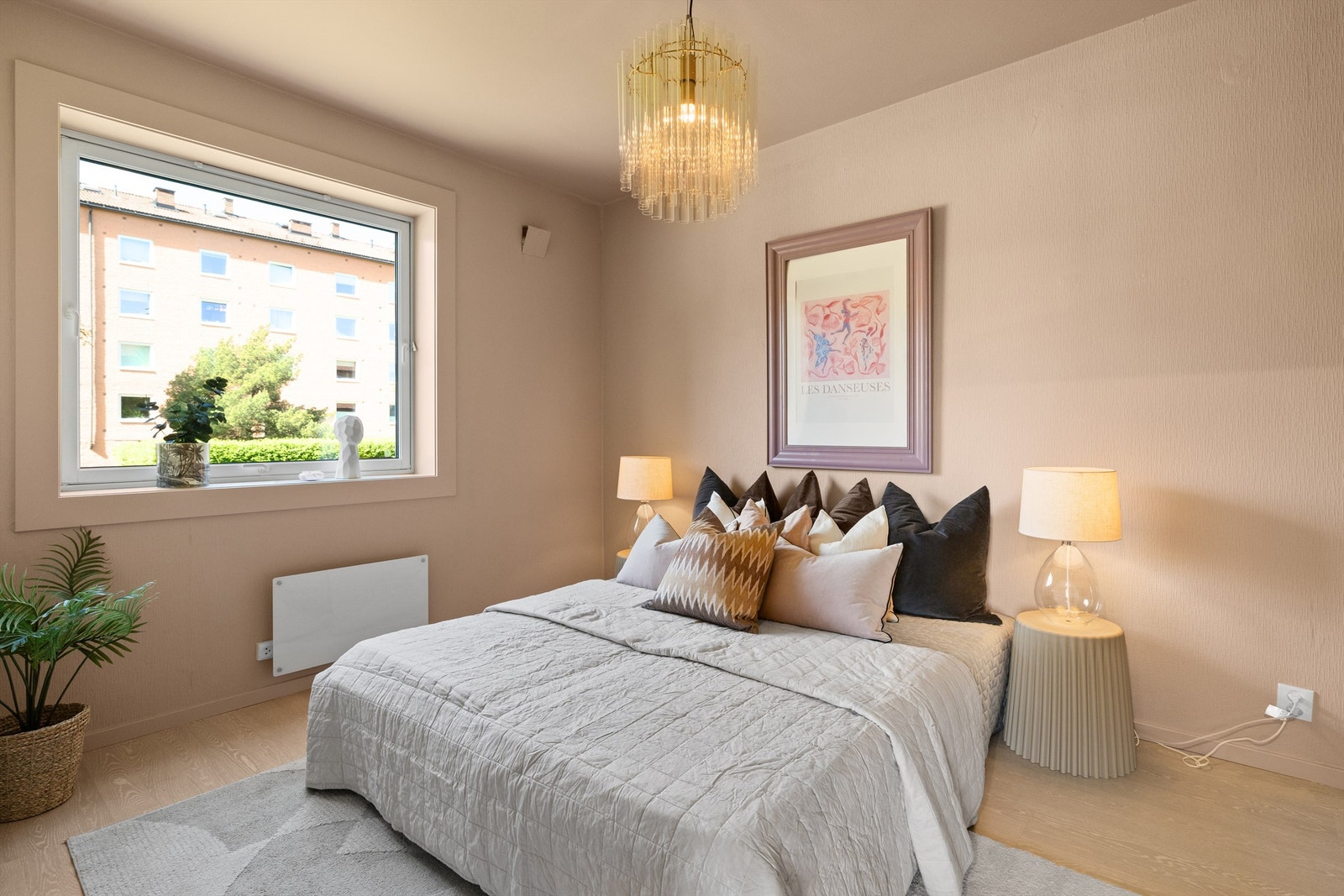 Det er to gode og romslige soverom i leiligheten. Galleribilde