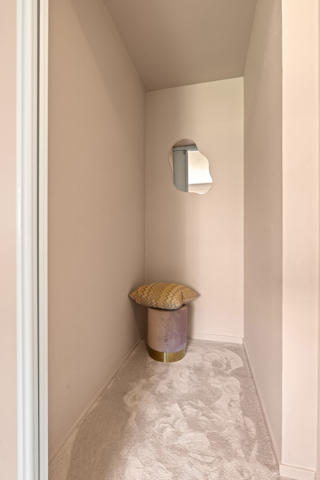 Walk in closet. Galleribilde