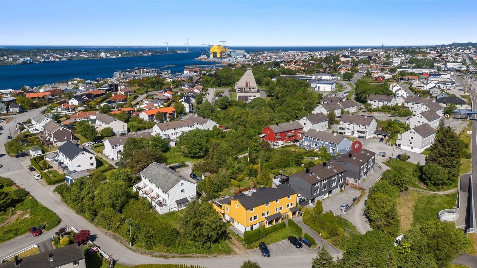 Boligen ligger i et trivelig og barnevennlig nabolag. Galleribilde