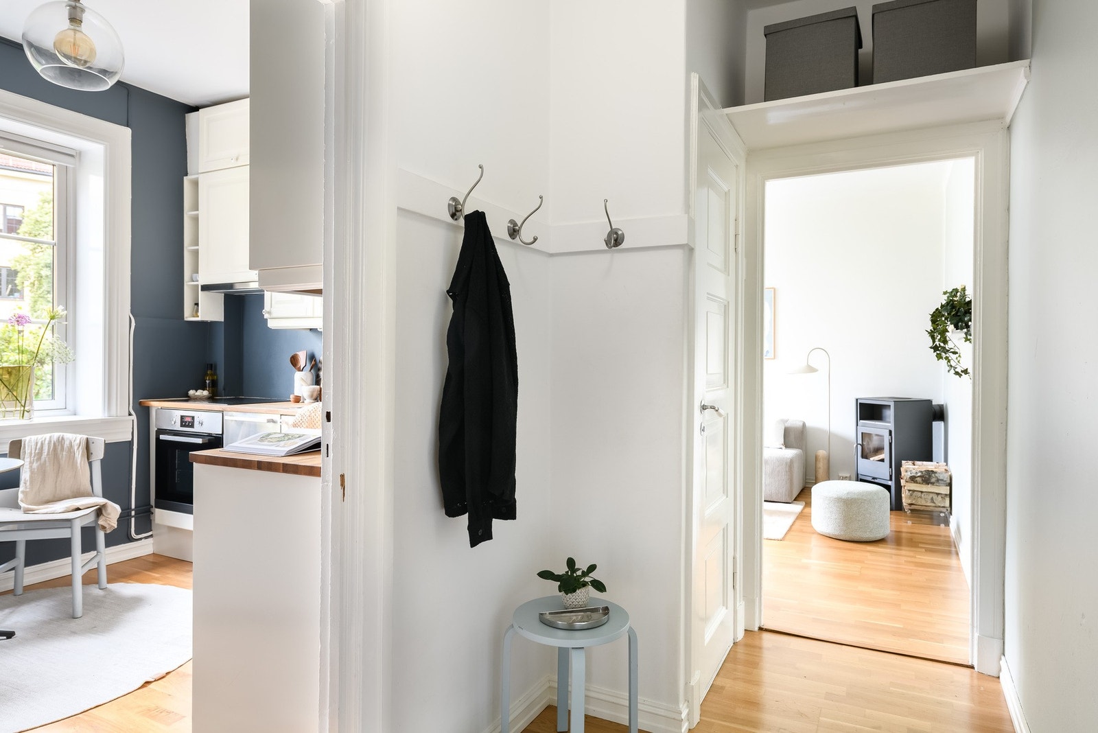 Stor entre med praktisk kott. Galleribilde