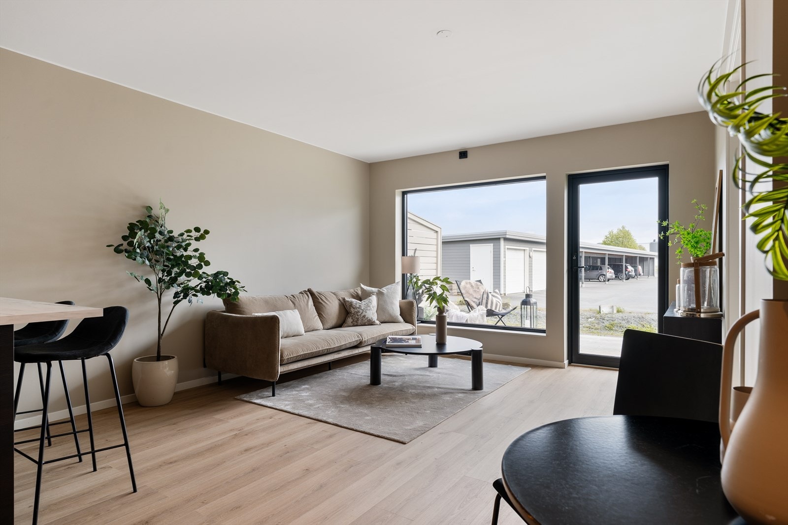 Lekker leilighet som ble totaloppusset i 2023. Bærer preg av lekre og tidsriktige materialvalg. Galleribilde