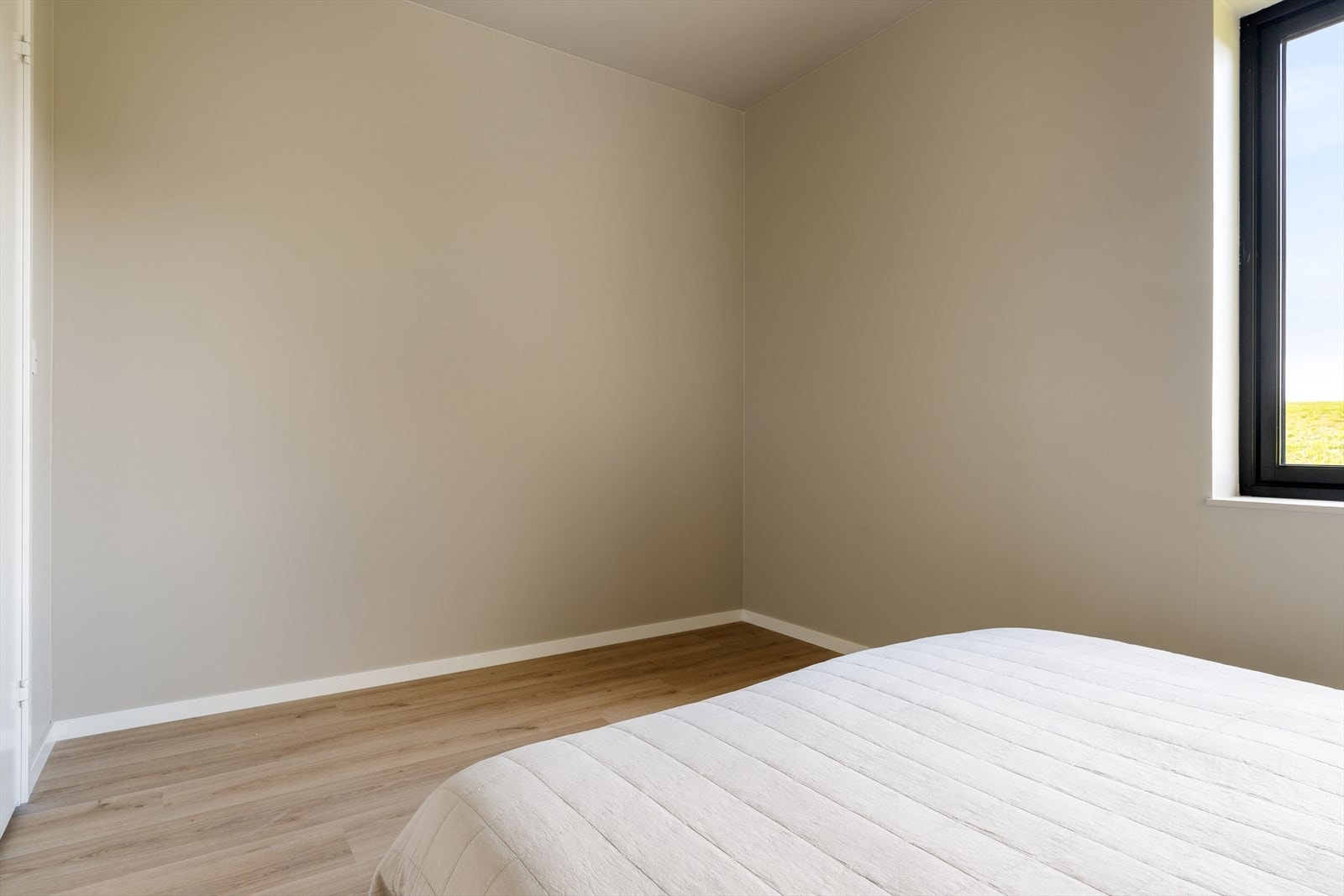 Her er det også god plass til garderobe om ønskelig. Galleribilde