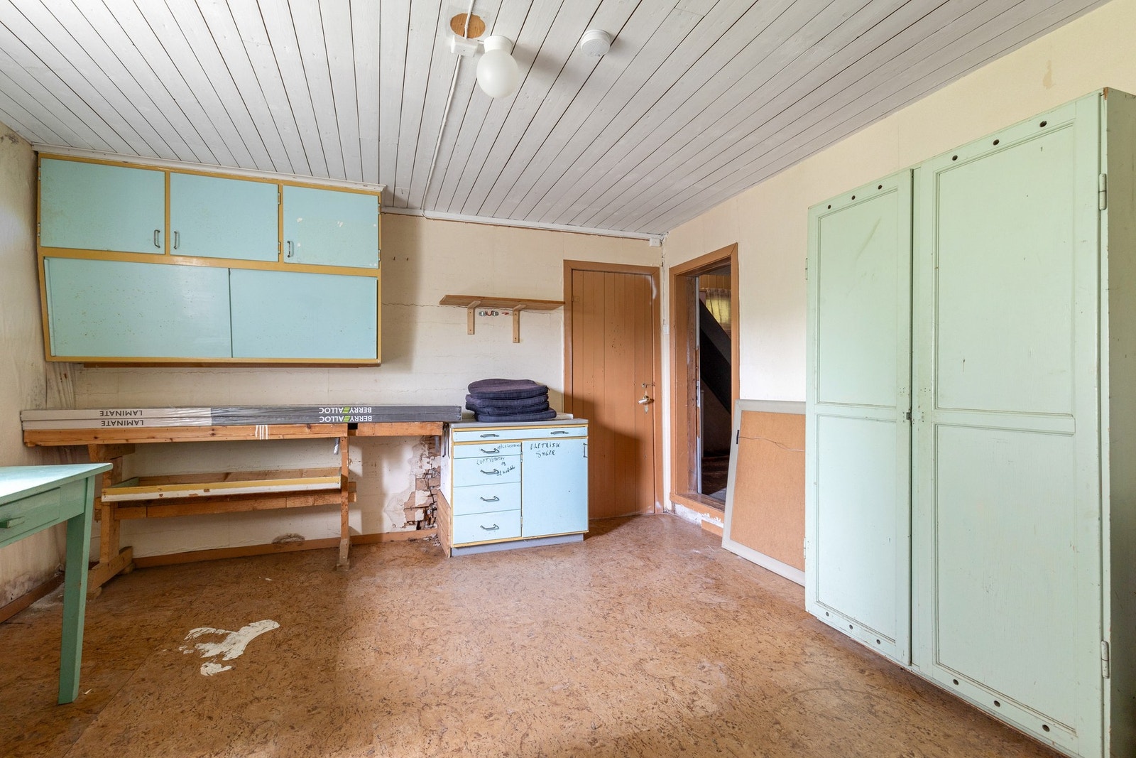 Kjelleretasjen er romslig med gode oppbevaringsmuligheter Galleribilde