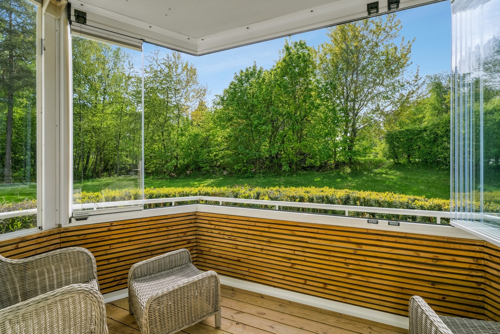 Innglasset sydvestvendt balkong på 8kvm Galleribilde