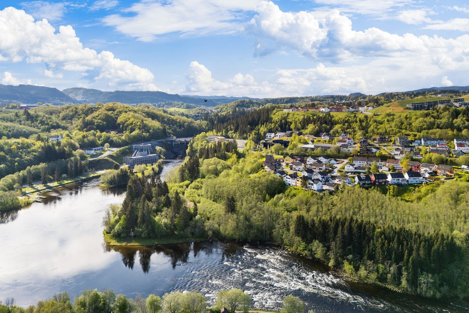 VakreLeirfossen ligger kun en kort fottur unna Galleribilde