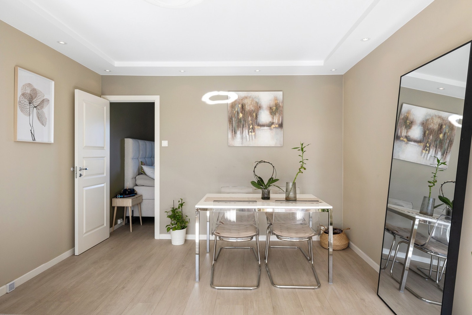 Det er god plass til stor spisegrupper. Galleribilde