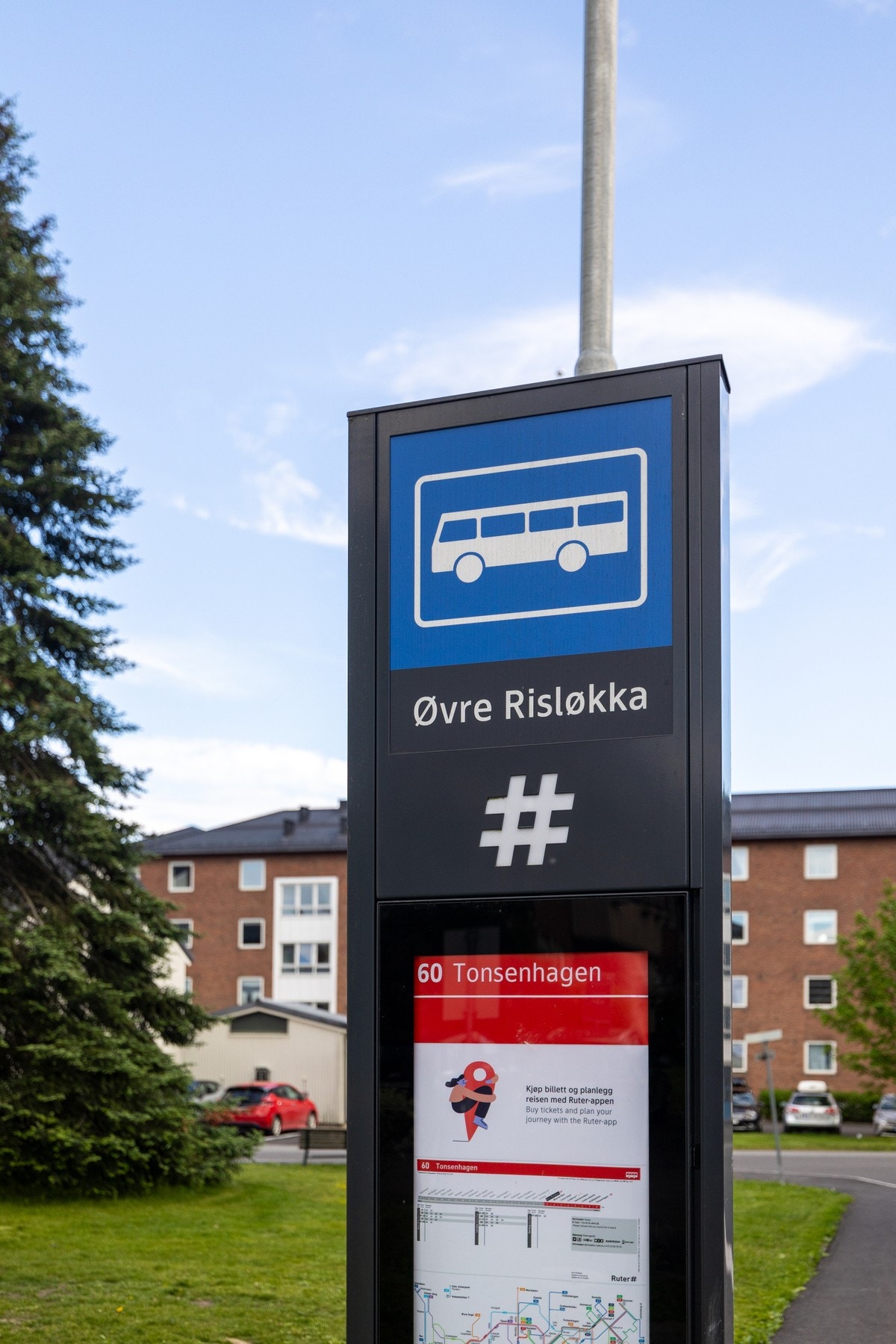 Buss stopp rett ved blokken! Galleribilde