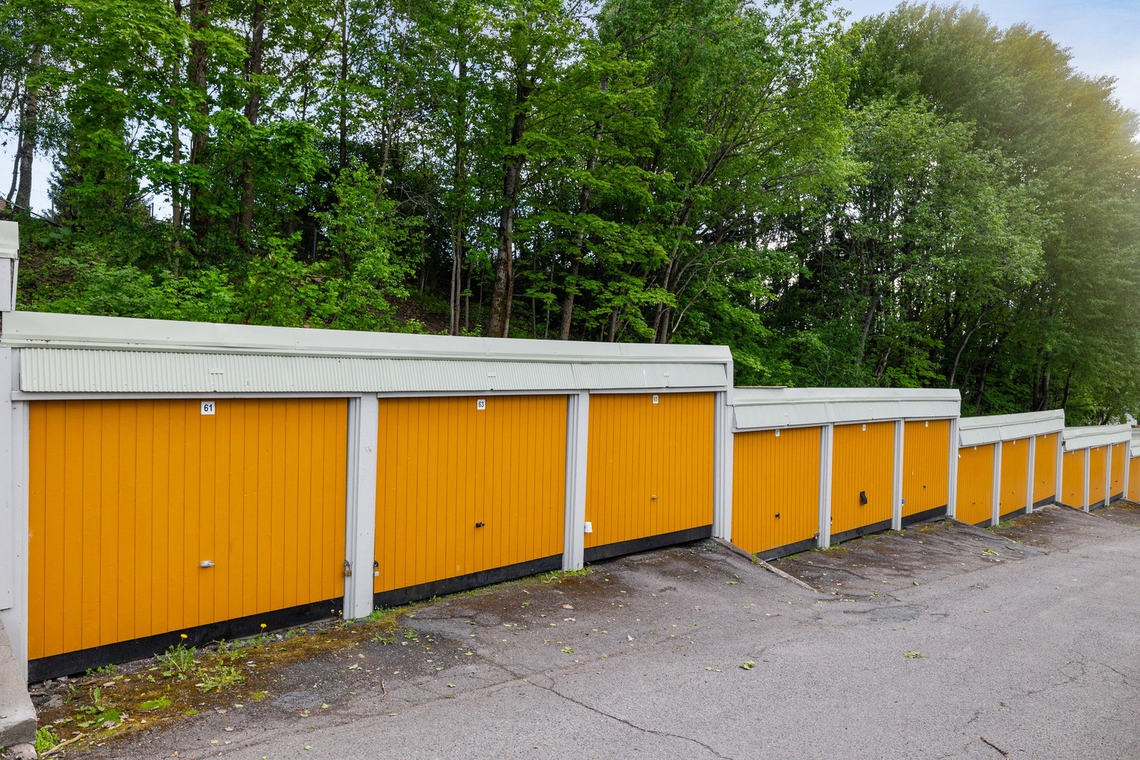 Det medfølger en garasjeplass i rekke - plass nr. 63. Garasjen er tilknyttet Økernbråten Garasjeforetak Sa. Galleribilde