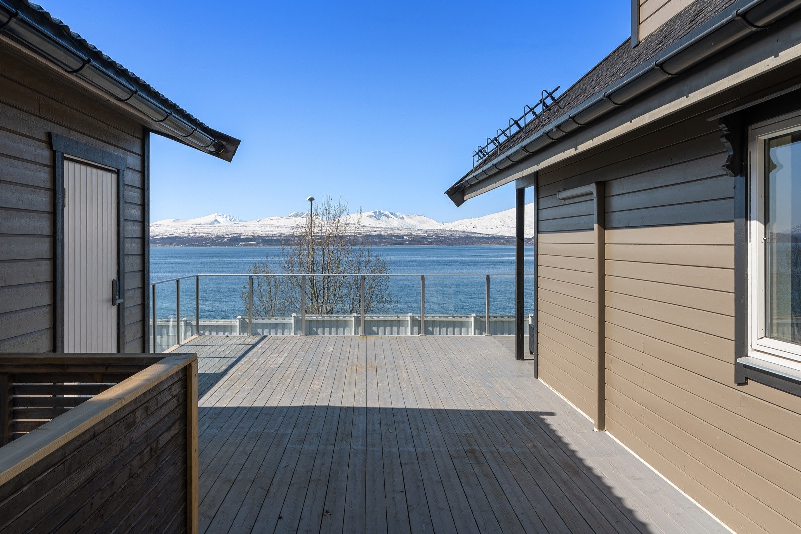 Veranda og utebod. Galleribilde