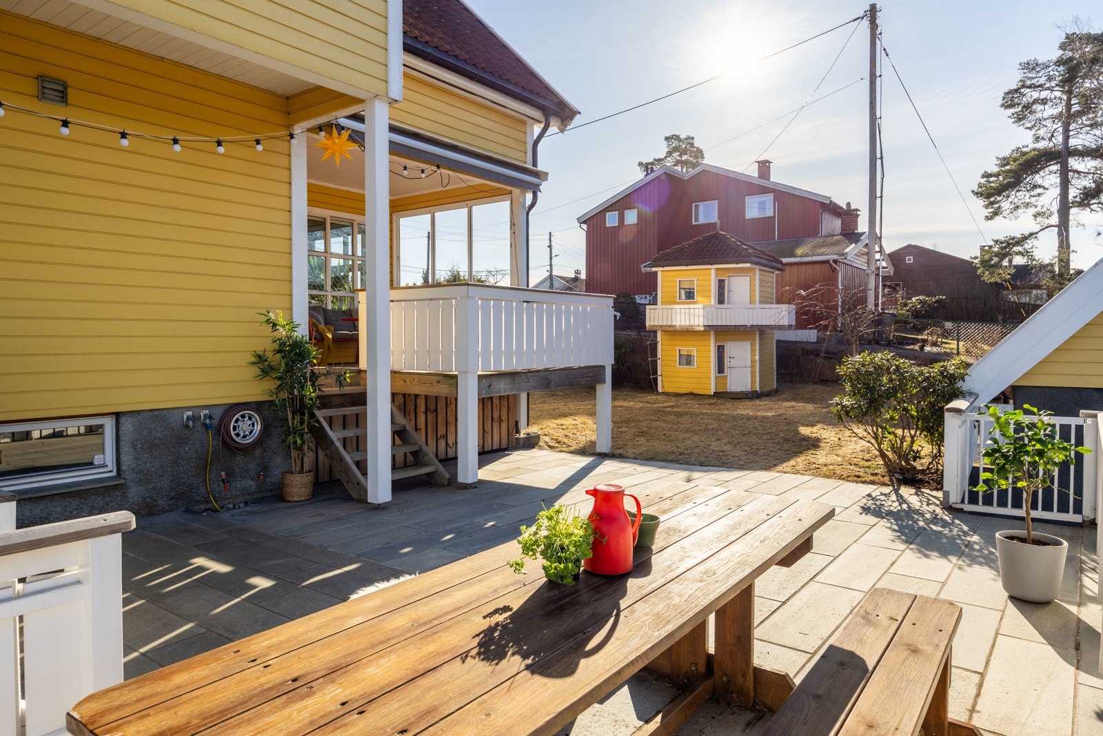 Terrassen har også rikelig av boltreplass. Galleribilde