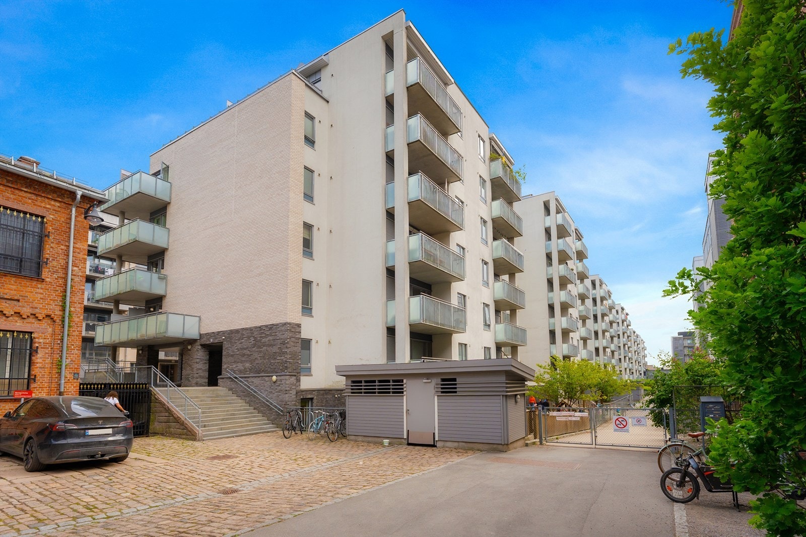 Selger har leid en parkeringsplass i felles garasjekjeller som kan videreføres om ønskelig Galleribilde