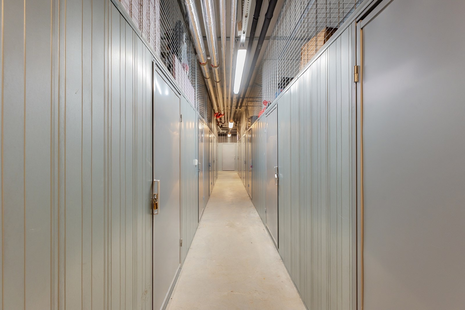 Boligen disponerer en ekstern bod i kjeller på ca. 5 kvm Galleribilde