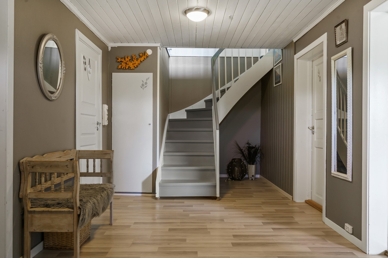 Hall/trapperom. Galleribilde