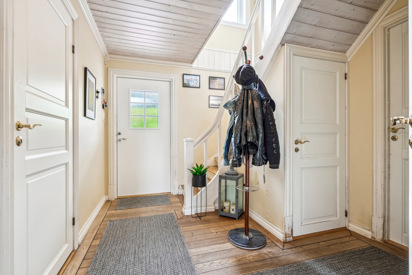 Gang og entré Galleribilde