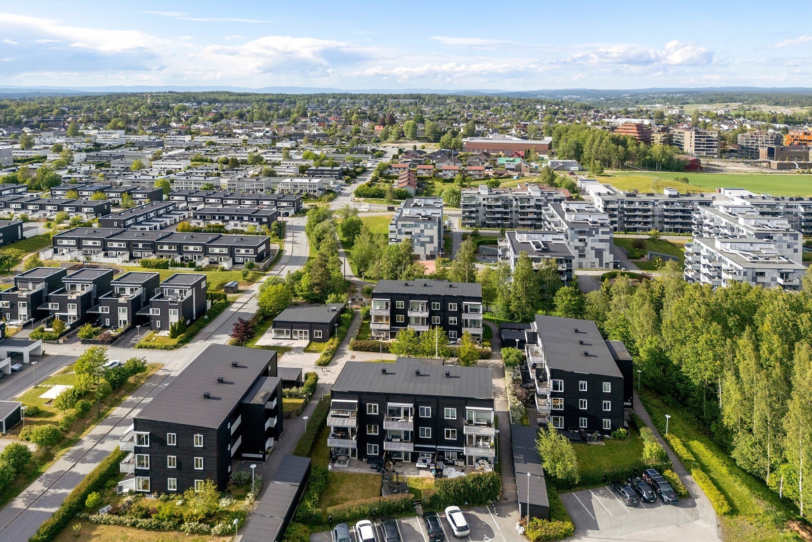 Hyggelig nyere nabolag Galleribilde