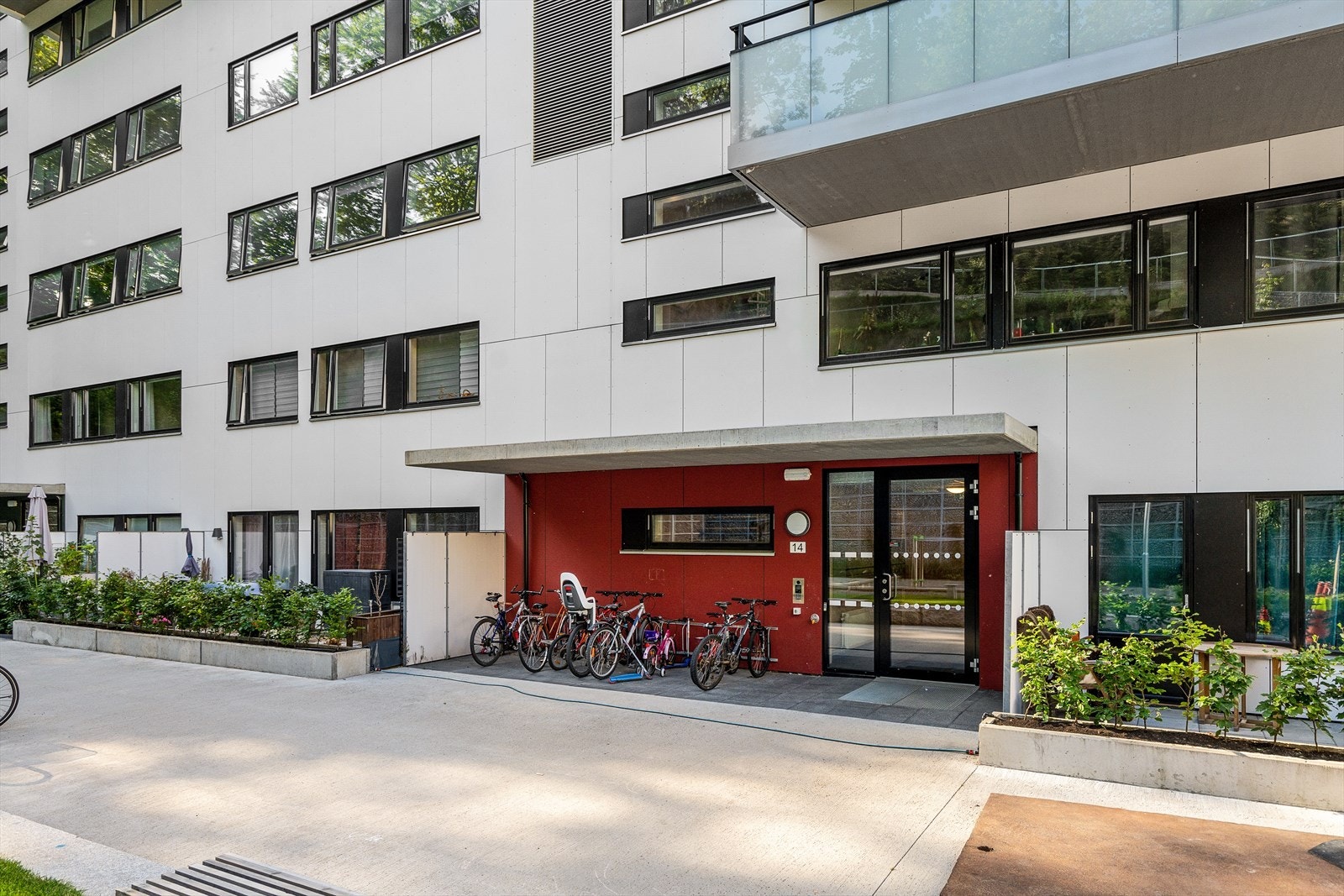 Fasade og hovedinngang Galleribilde