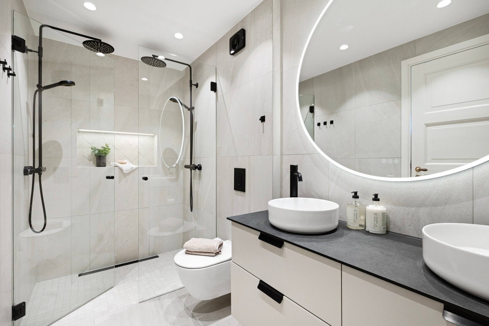 Lekkert bad som ble pusset opp 2021 Galleribilde