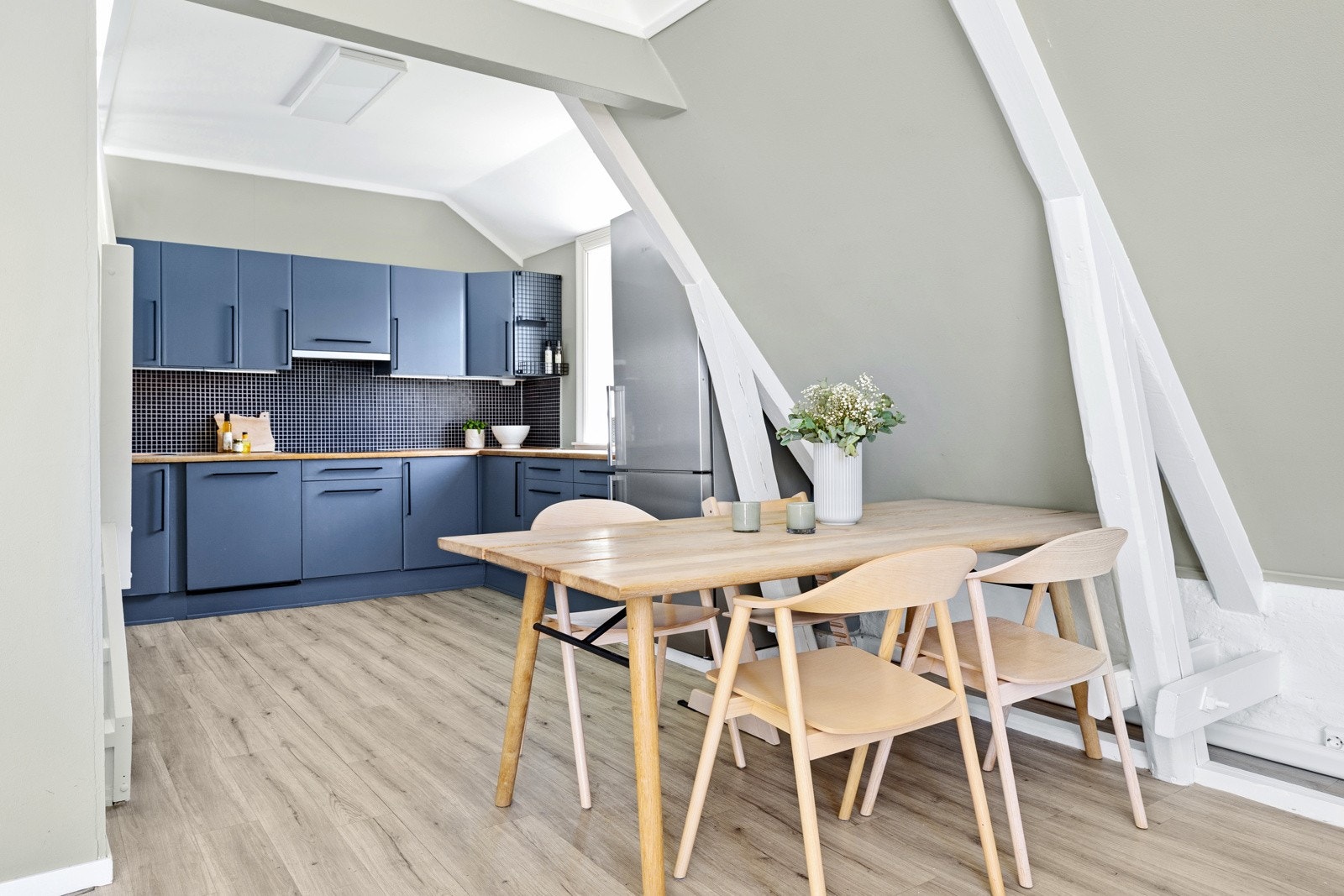 Åpen løsning mot kjøkken Galleribilde