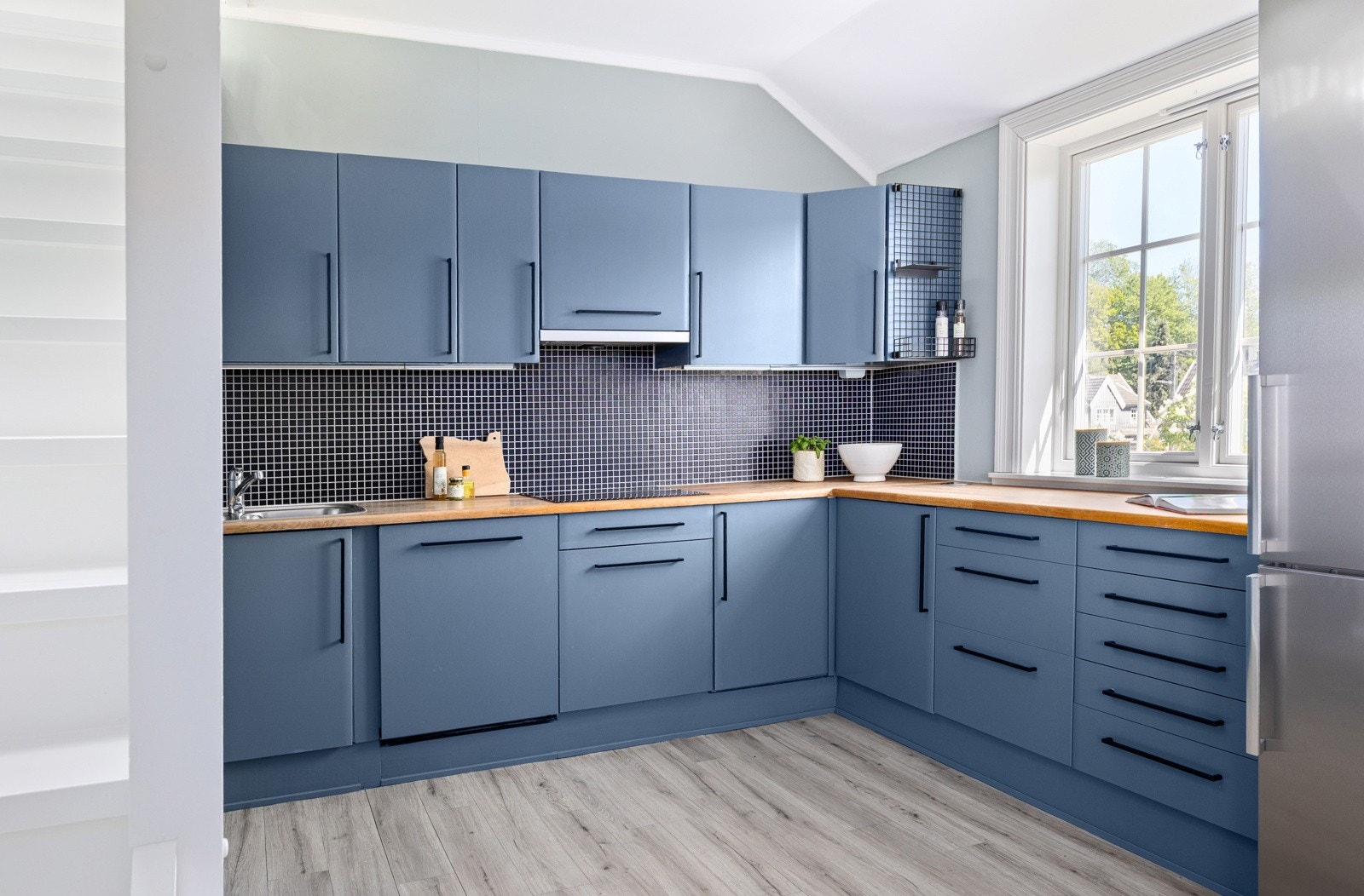 Godt med skap- og benkeplass Galleribilde