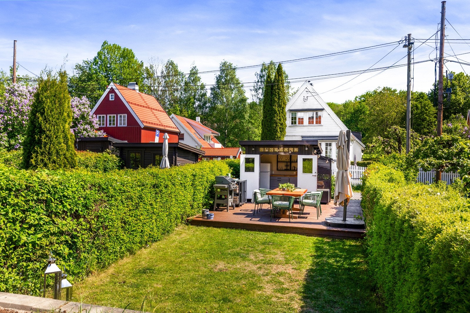 Solrik hage fra tidlig morgen til kveld Galleribilde