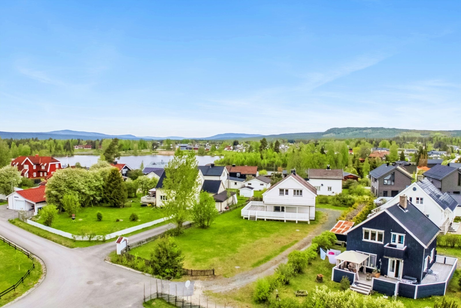 Velkommen til Libergvegen 9, med fin og sentral beliggenhet i hjerte av Elverum! Galleribilde