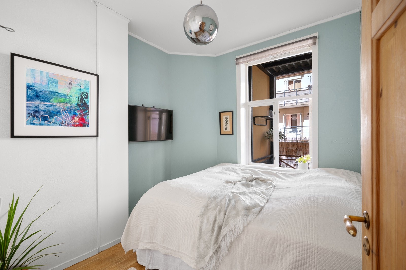 Soverom 1 mot bakgård Galleribilde