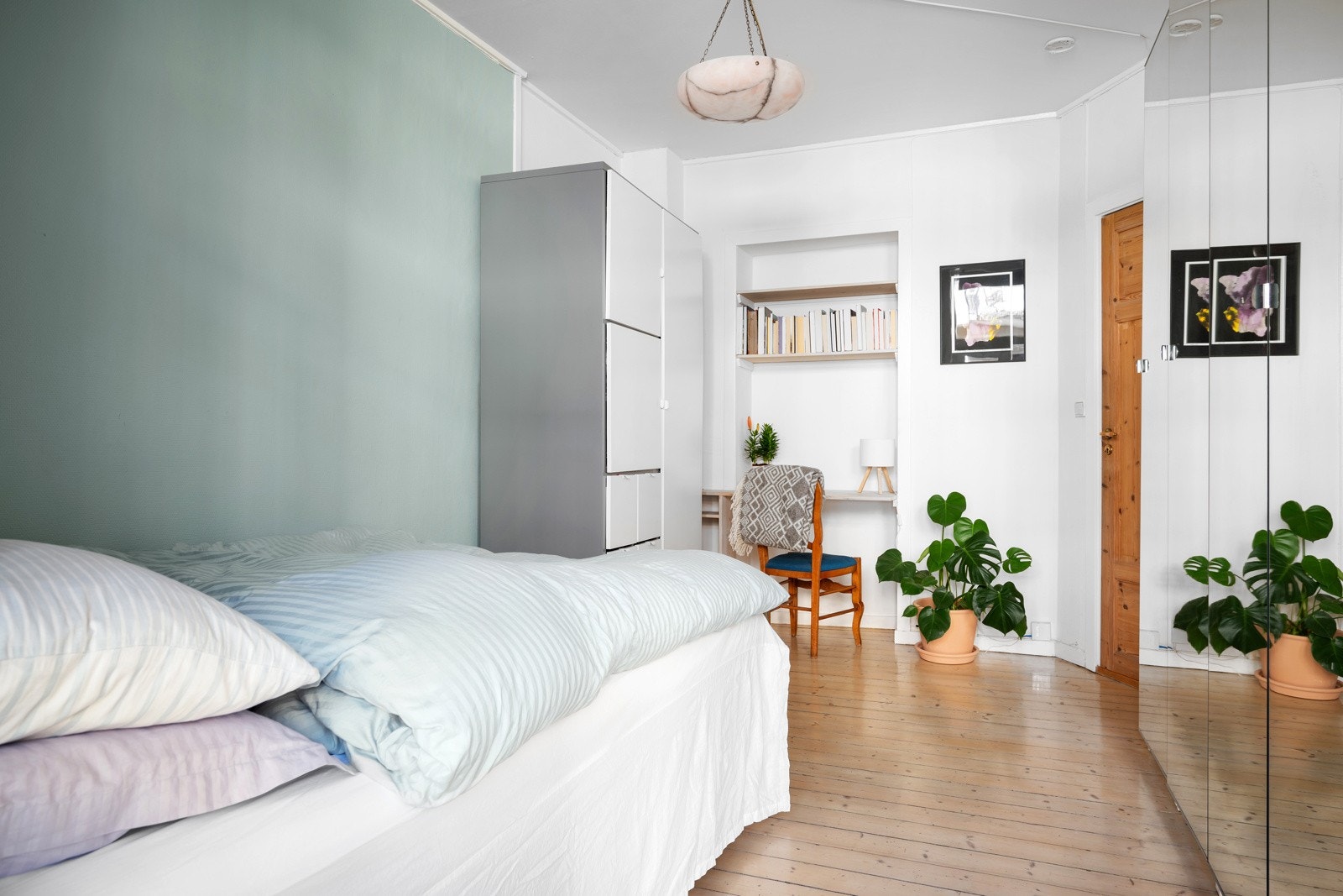 Soverom 2 mot bakgård Galleribilde