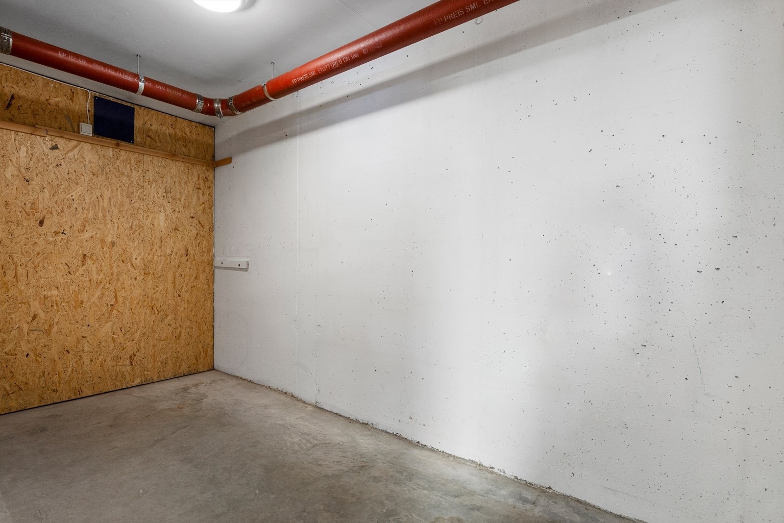 Sportsbod i parkeringskjellar Galleribilde