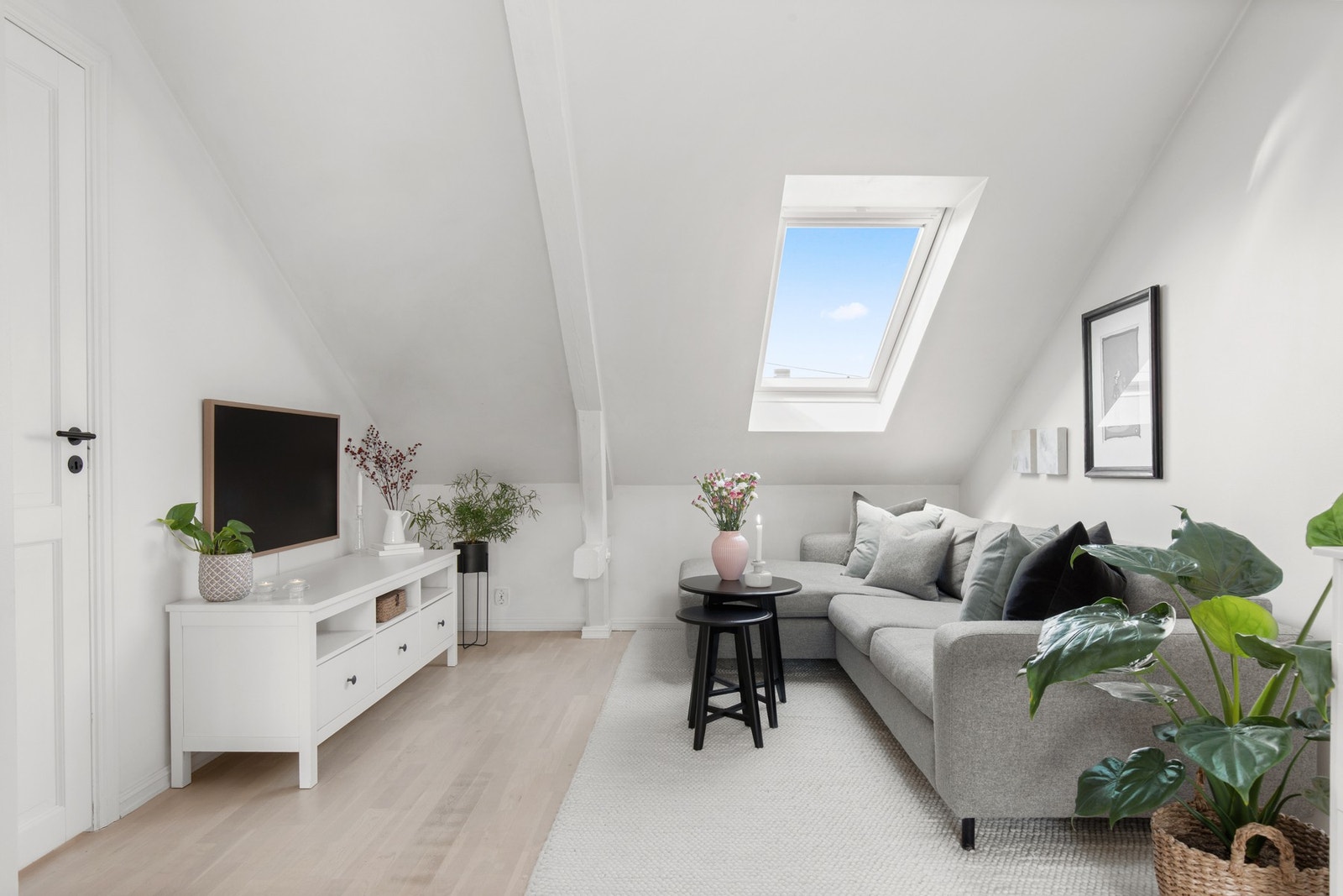 Boligen har en god planløsning med definerte soner. Galleribilde
