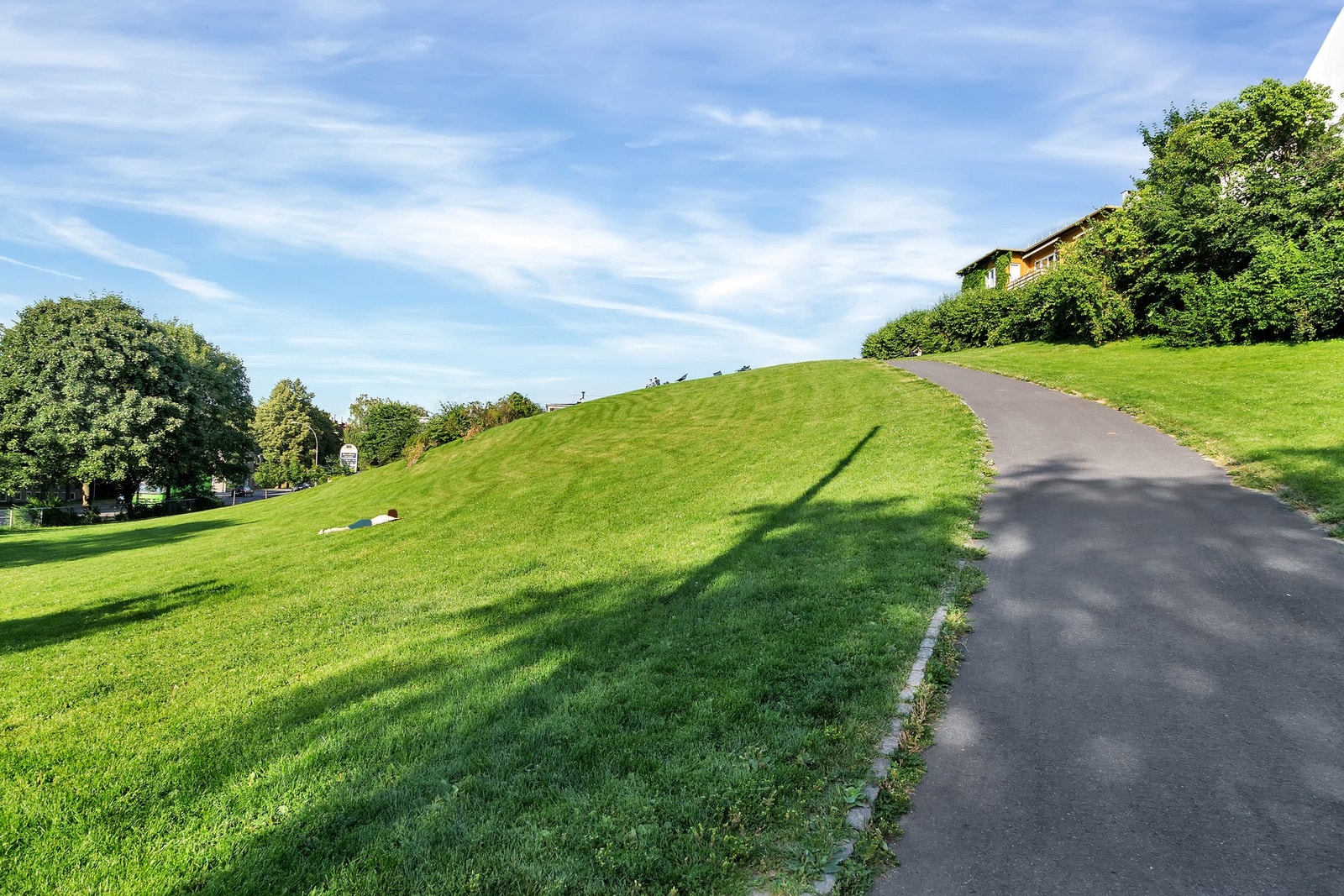 Opp mot Adamstuen ligger også parken Idioten. Galleribilde