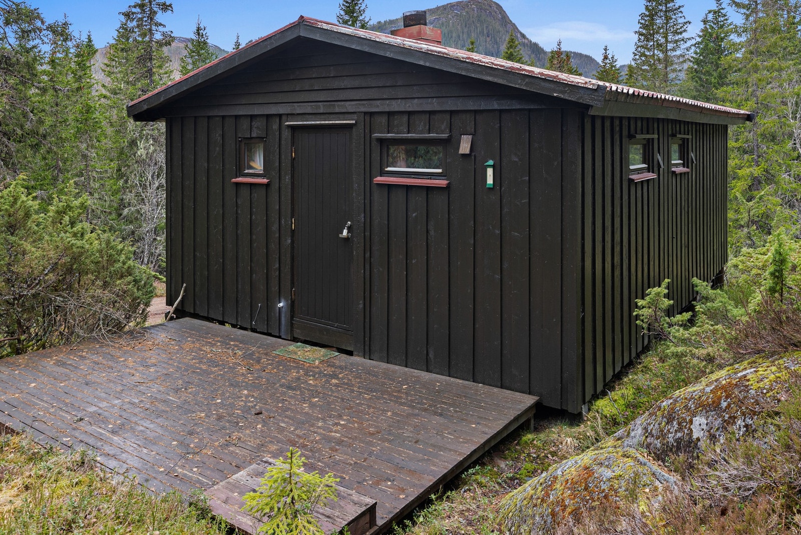 Hytten har ikke innlagt strøm eller vann. Galleribilde