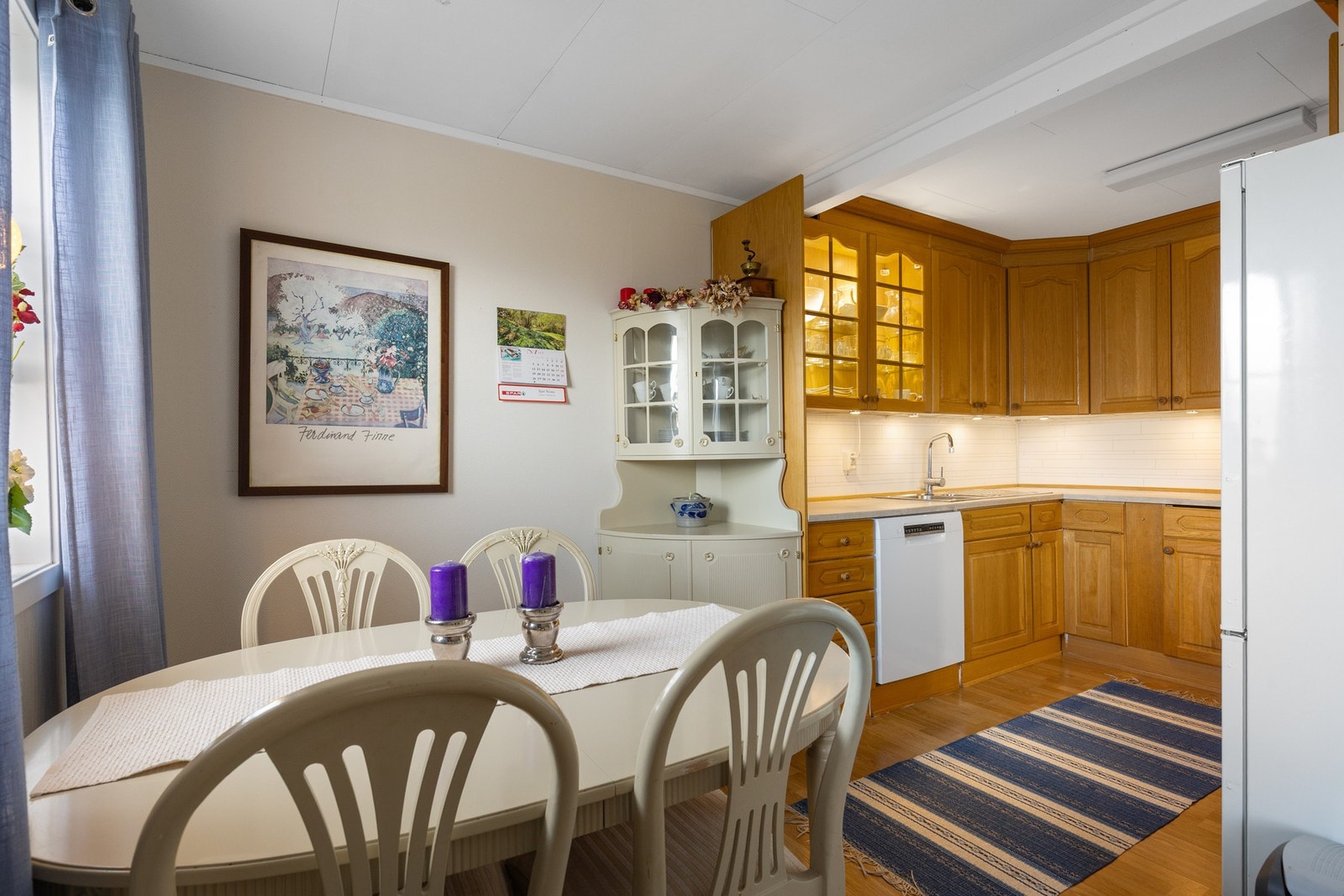 God plass til spisestue Galleribilde