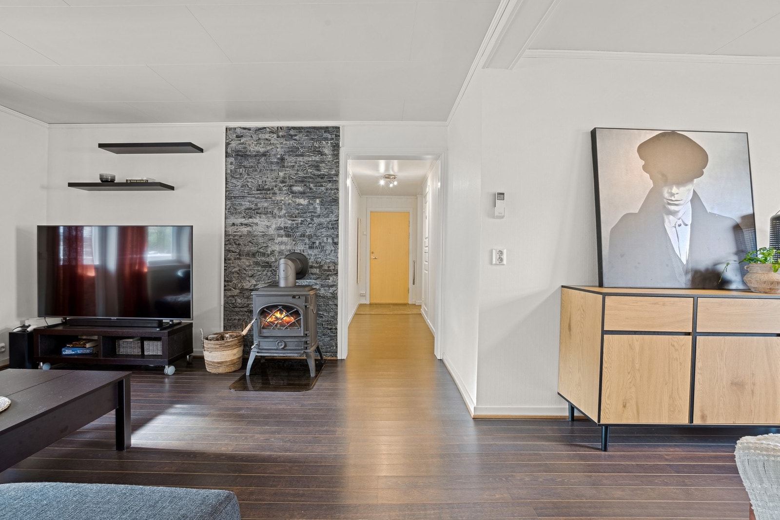 Koselig 3-roms andelsleilighet i 1. etasje. Sentral beliggenhet og romslig terrasse. Galleribilde