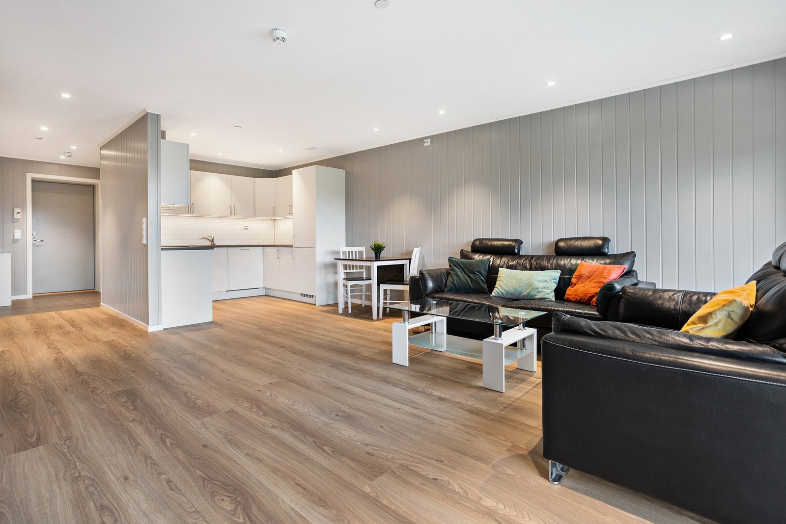 Boligen har totalt to soverom, tekniskrom og bad. Galleribilde