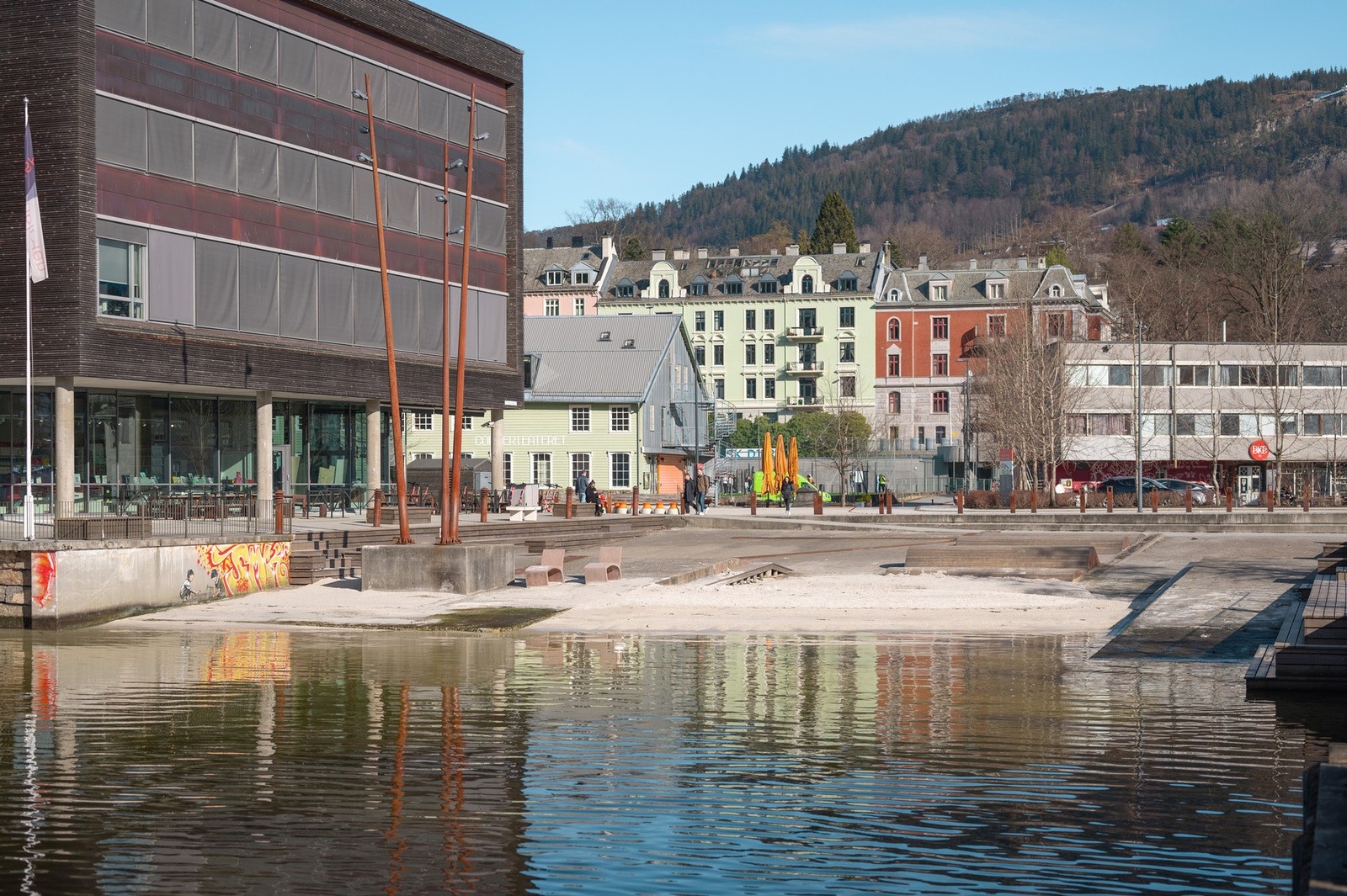 BI ved Marineholmen er også kun en spasertur unna. Galleribilde