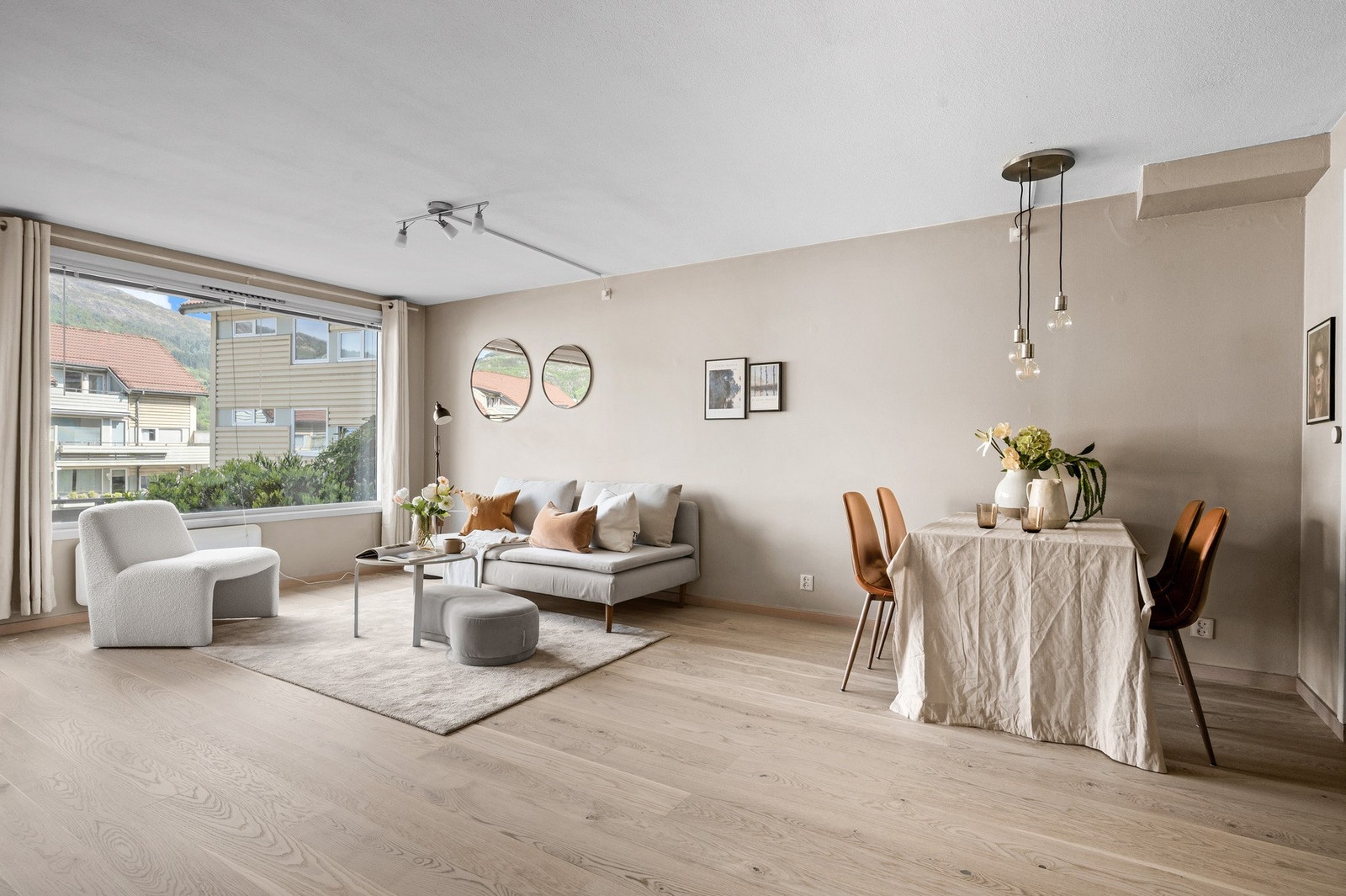 Bergby &Partners v/ Tommy Myrtvedt har gleden av å presentere Løbergsveien 34! Galleribilde