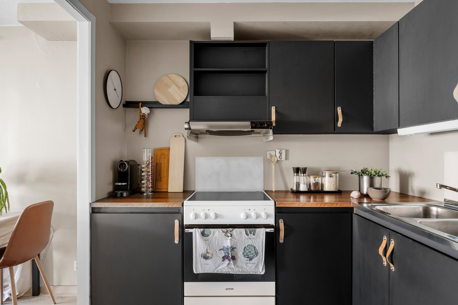 Kjøkkenet har mottatt tilstandsgrad 1, og fremstår som velholdt. Galleribilde