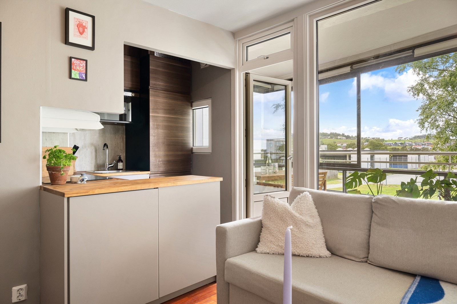 - Thea Edland ved Nordvik Bolig har gleden av å presentere Berings gate 21 - Galleribilde