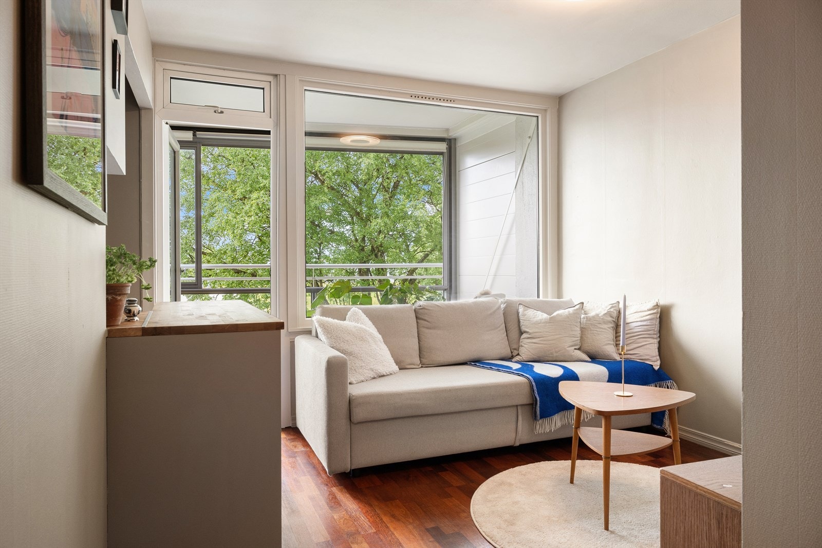 - Stue og kjøkken i åpen løsning - Galleribilde