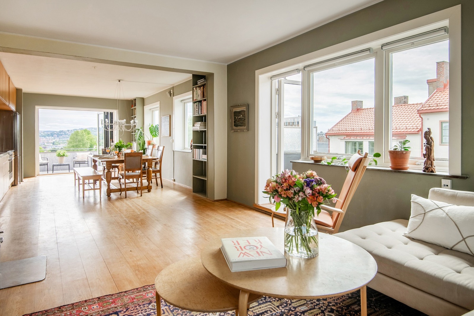 Med utgang fra stuen har du en privat balkong på 4m². Galleribilde