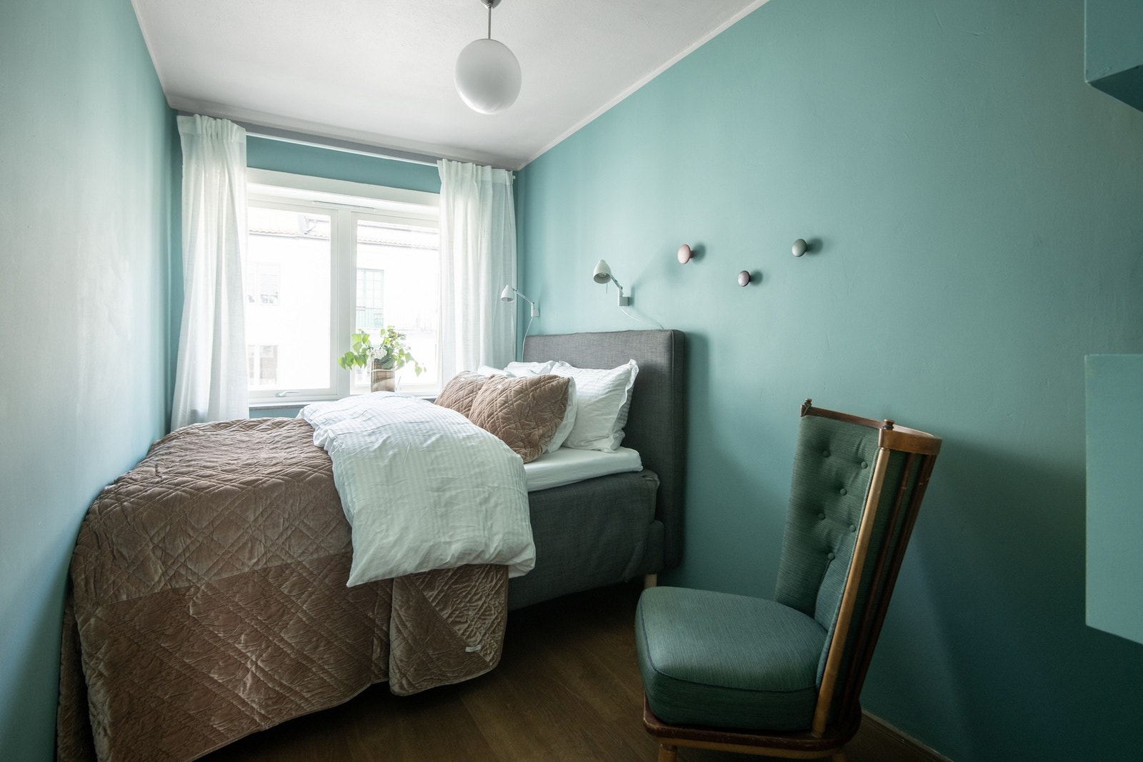 Hybeldelens soverom er av god størrelse. Galleribilde