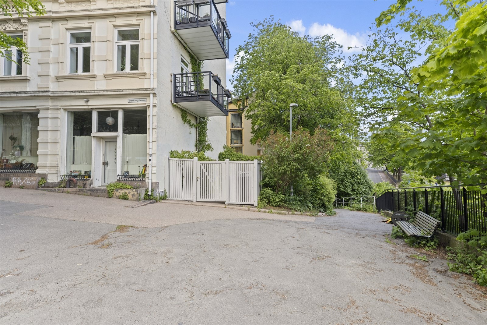 Fasade fra inngangsparti Galleribilde