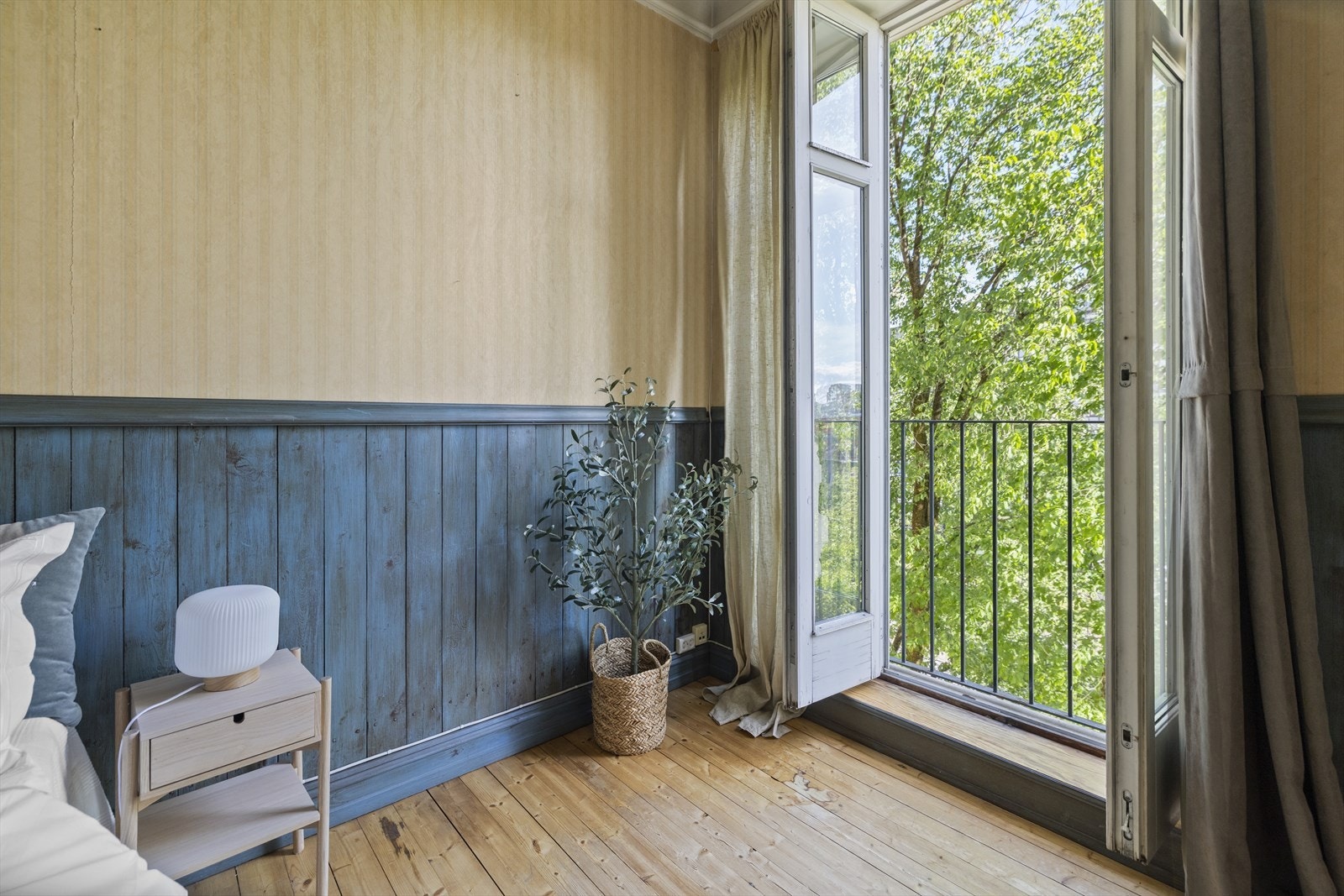 Fransk balkong med fritt utsyn. Galleribilde