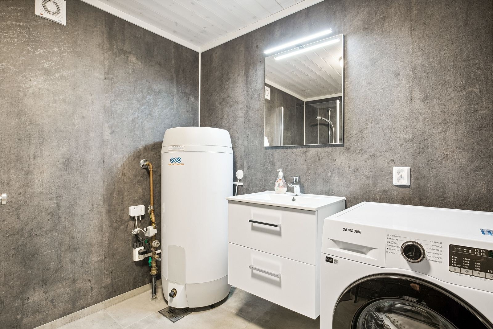 Pent og moderne baderom Galleribilde