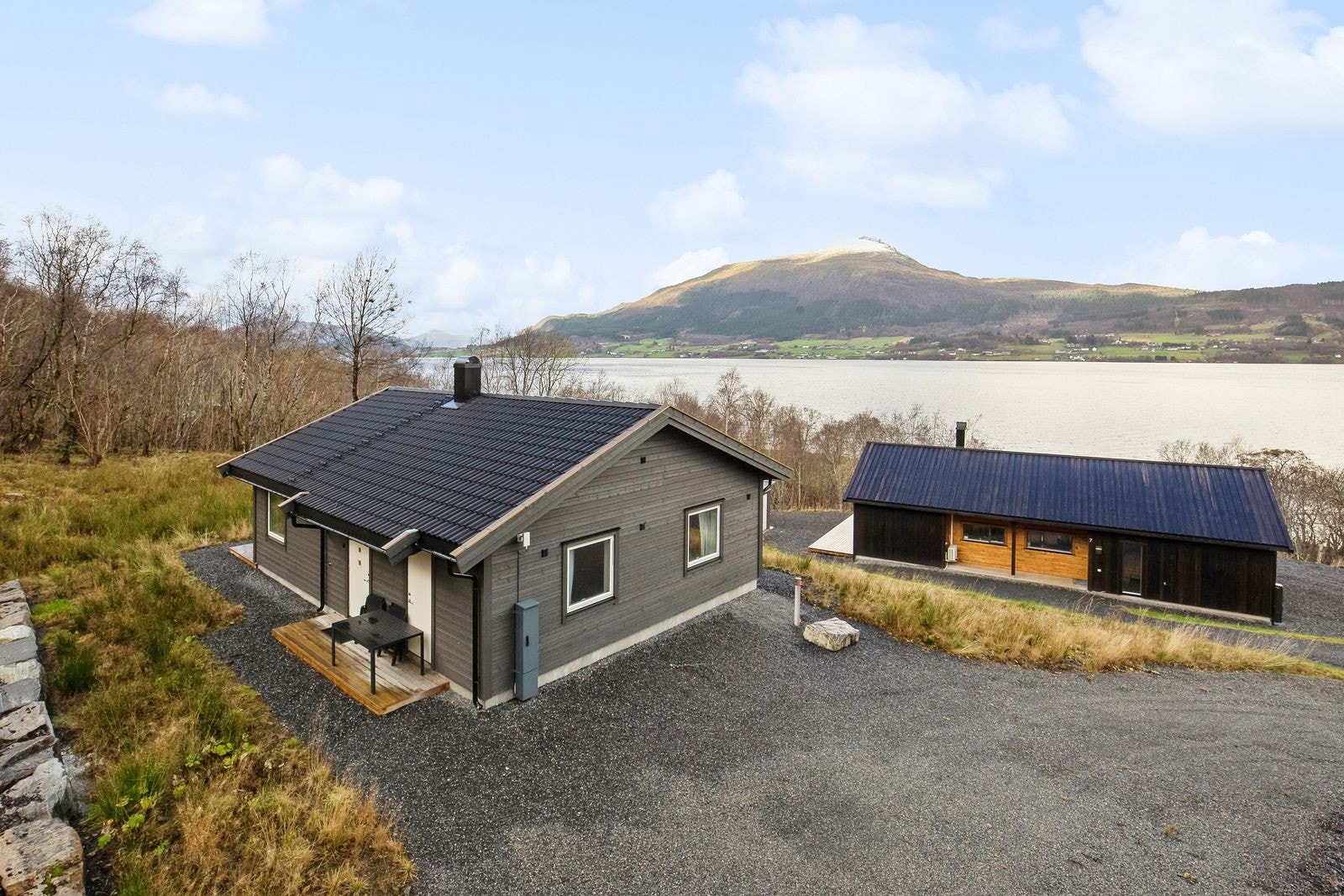 Din lokale eiendomsmegler Fredrik Rindahl har gleden av å presentere denne flotte fritidsbolig! Galleribilde