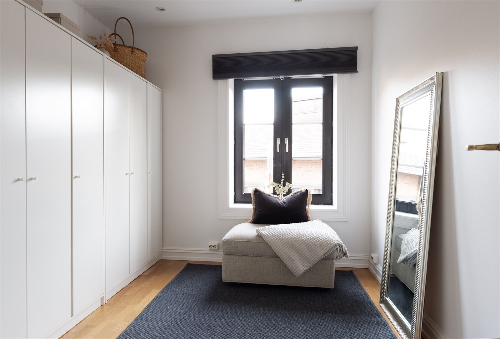 Soverom II benyttes i dag som en stor walk-in garderobe for hovedsoverommet Galleribilde