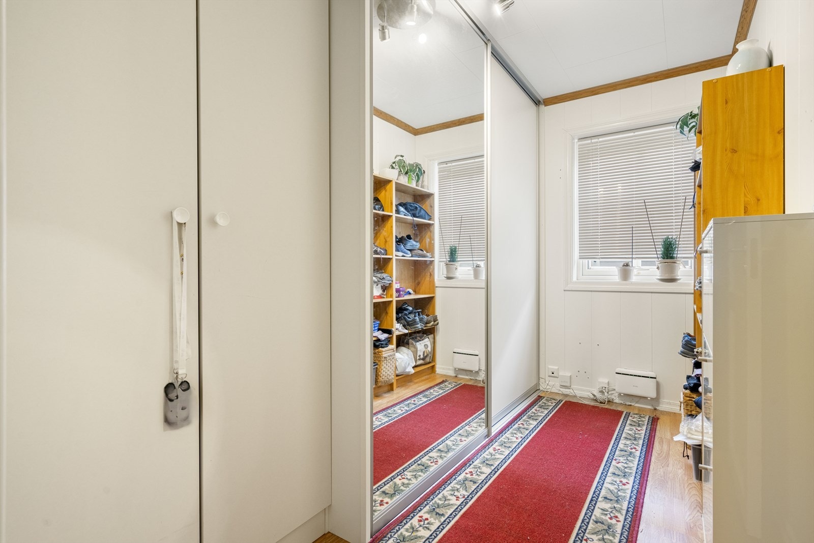 Soverom II benyttes til "walk in" garderobe Galleribilde