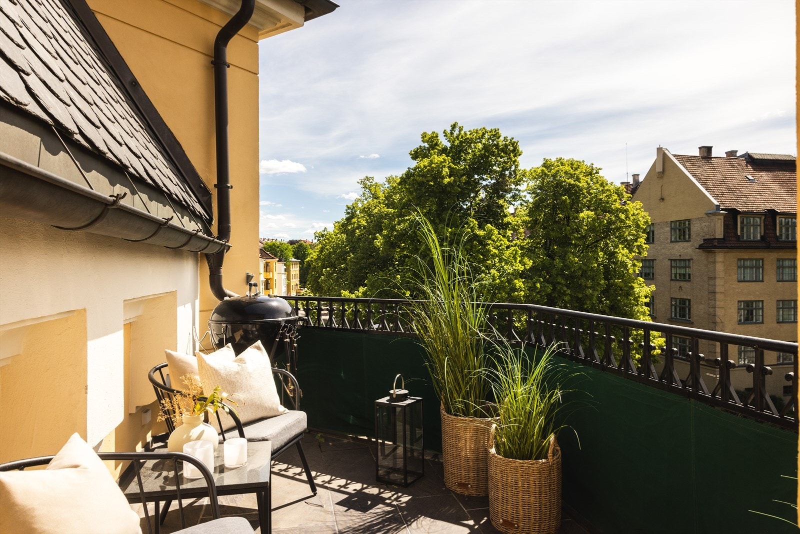 I tredje etasje har boligen to flotte balkonger. Galleribilde